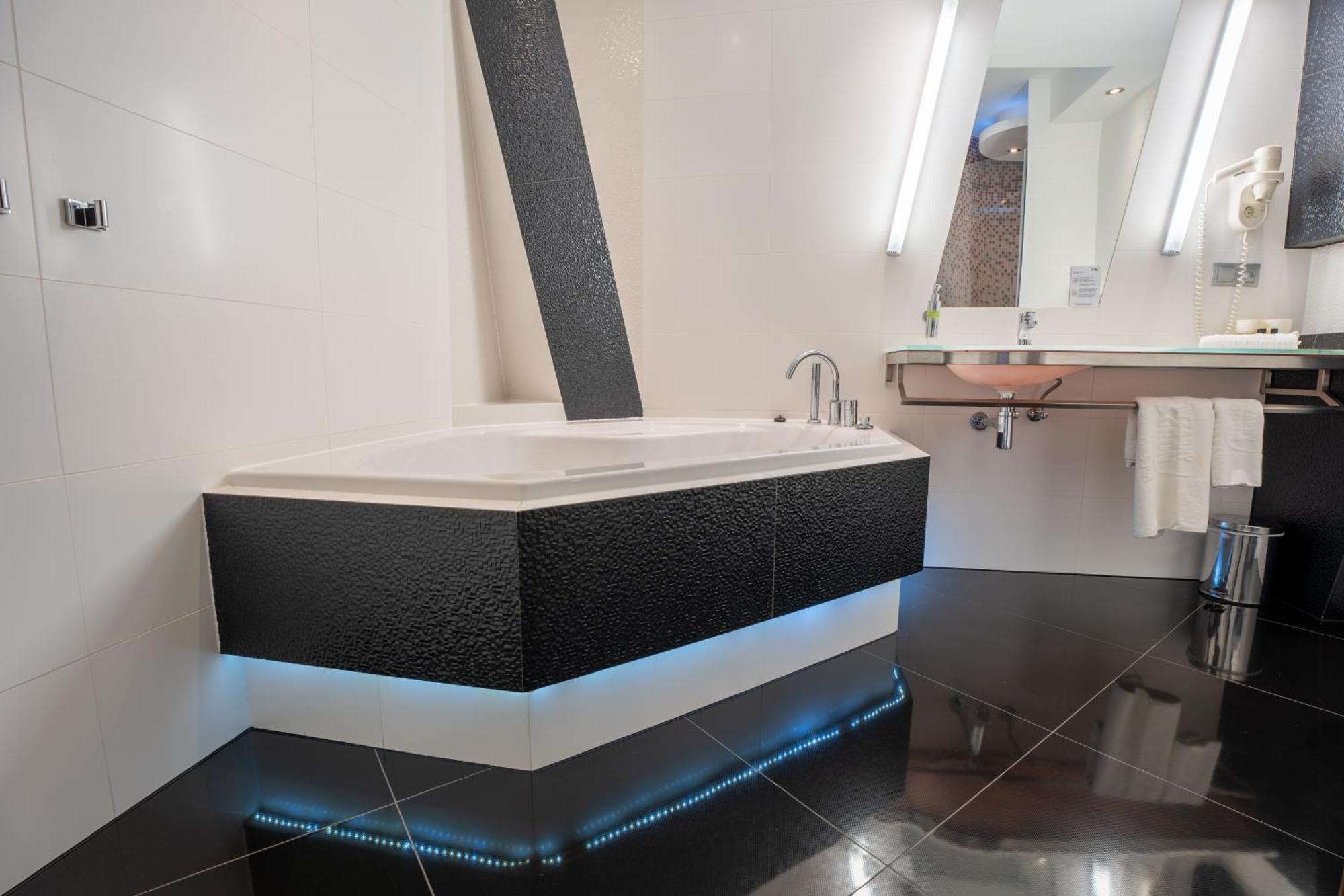 Hotel & Spa Czarny Gron Rzyki Eksteriør bilde