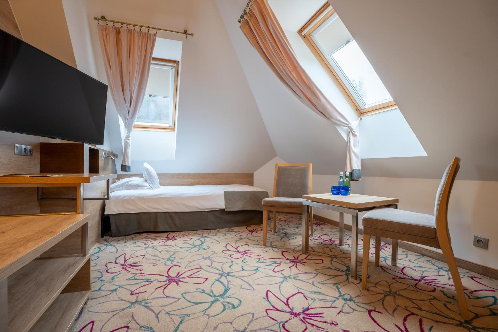 Hotel & Spa Czarny Gron Rzyki Eksteriør bilde
