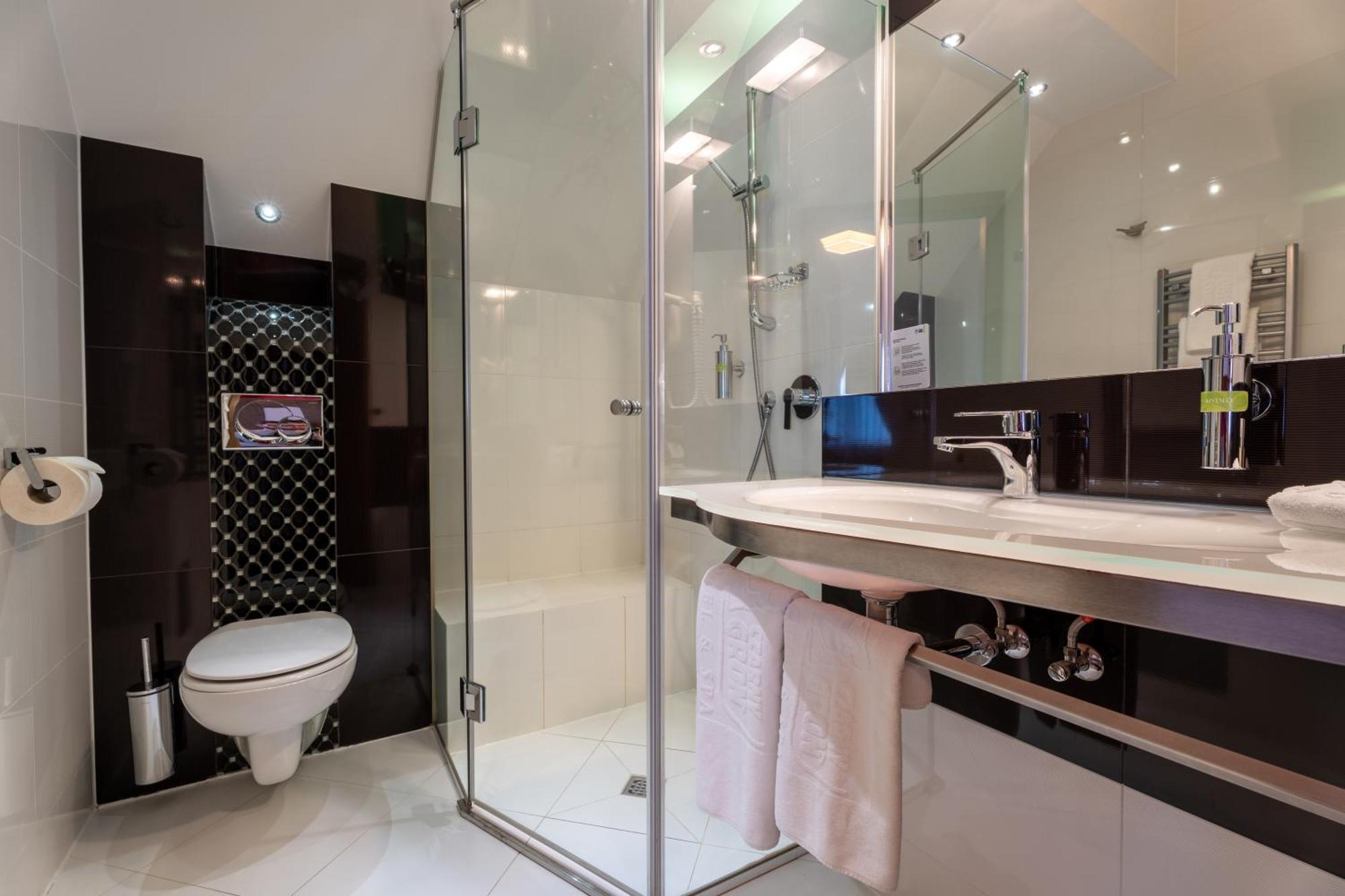 Hotel & Spa Czarny Gron Rzyki Eksteriør bilde