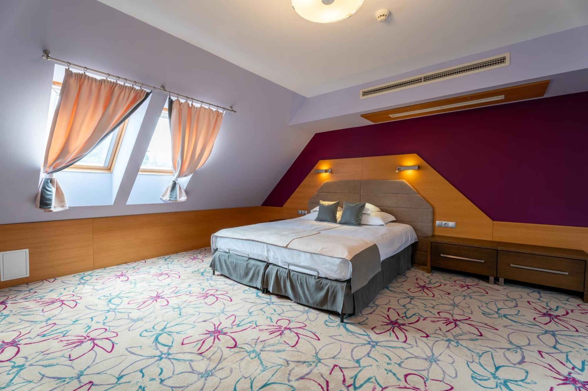 Hotel & Spa Czarny Gron Rzyki Eksteriør bilde