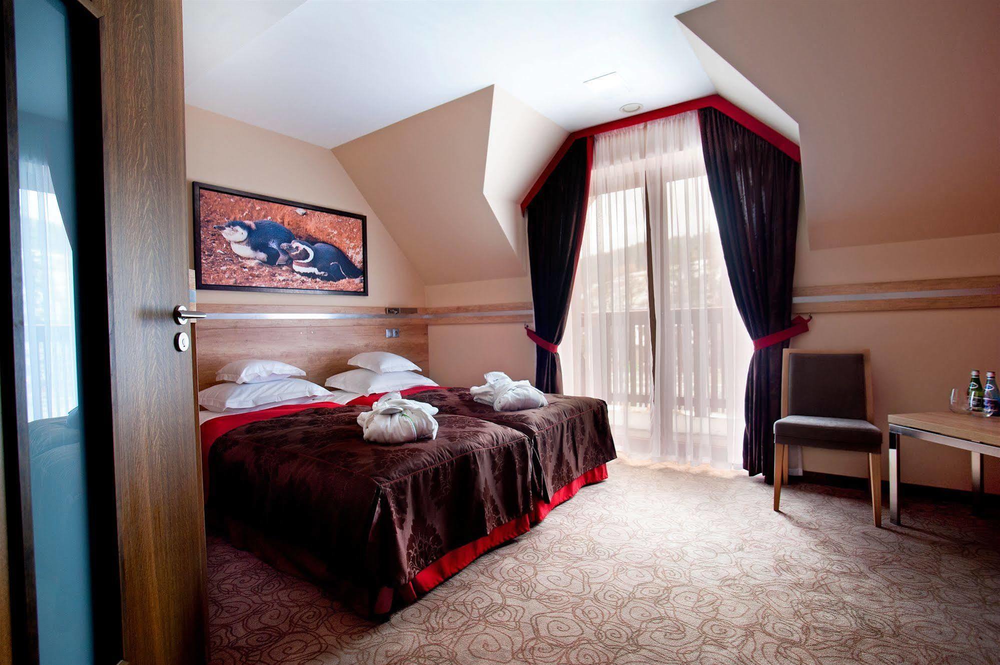 Hotel & Spa Czarny Gron Rzyki Eksteriør bilde