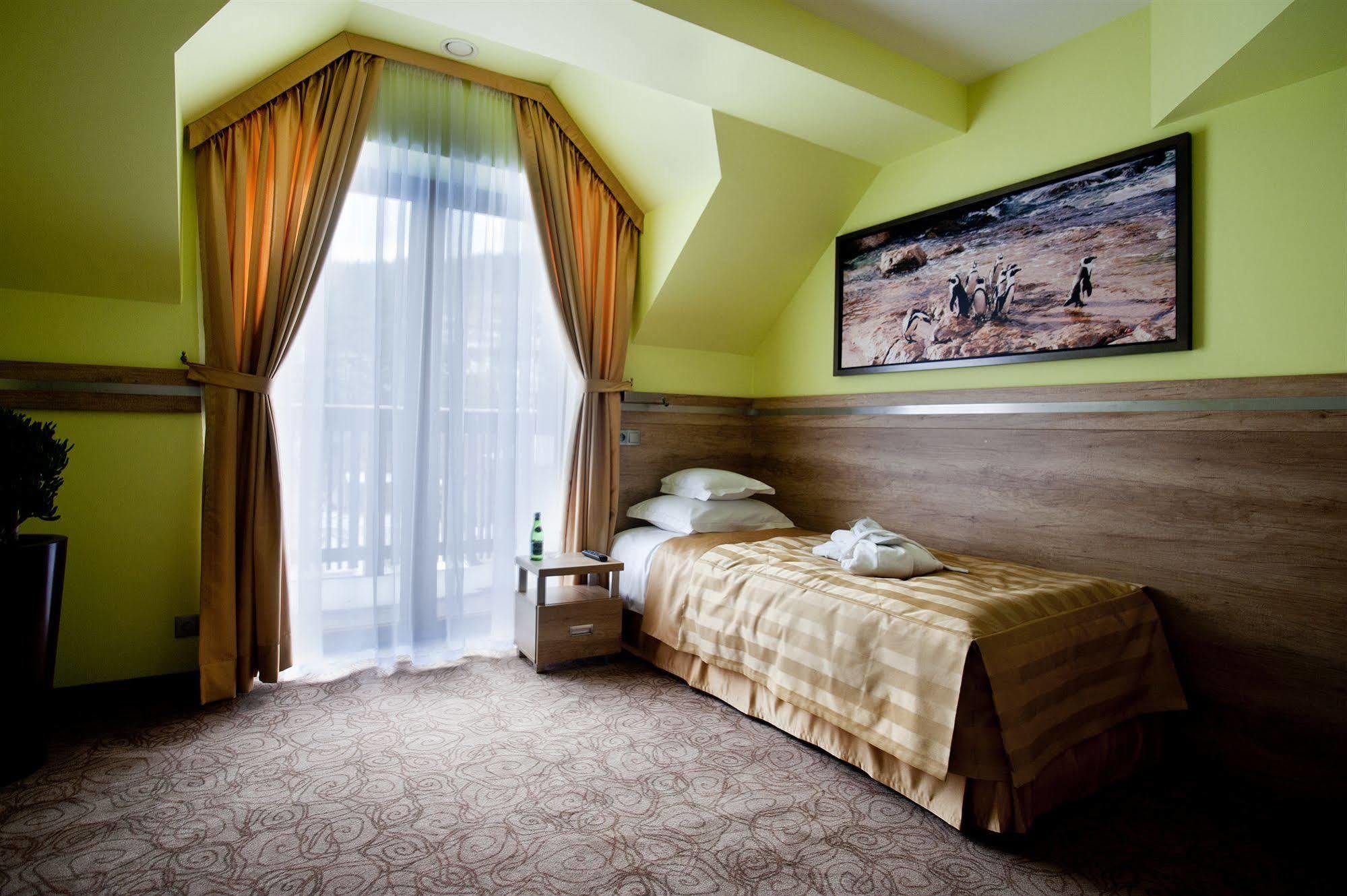 Hotel & Spa Czarny Gron Rzyki Eksteriør bilde