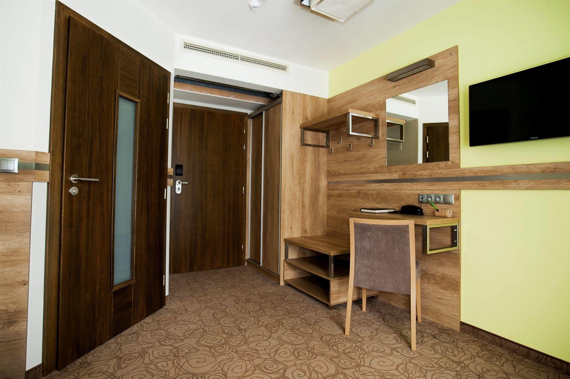 Hotel & Spa Czarny Gron Rzyki Eksteriør bilde